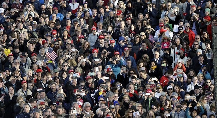 В "тачке" Трампа кровь... В "тачке" Трампа кровь...