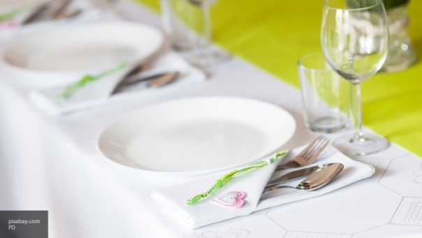 Онищенко требует Ростуризм и МИД отреагировать на скандал с россиянками и рестораном в Испании