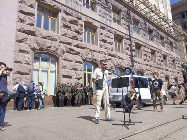 Хрюмберги взяли в котёл Киевсовет