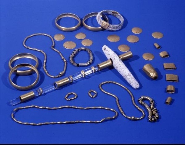 Тайна самого древнего золота мира. Погребение V-го тысячелетия до н.э. Тайна самого древнего золота мира. Погребение V-го тысячелетия до н.э.