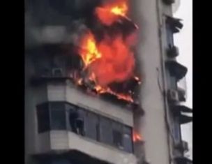 Чудесное спасение мужчины во время пожара сняли на видео