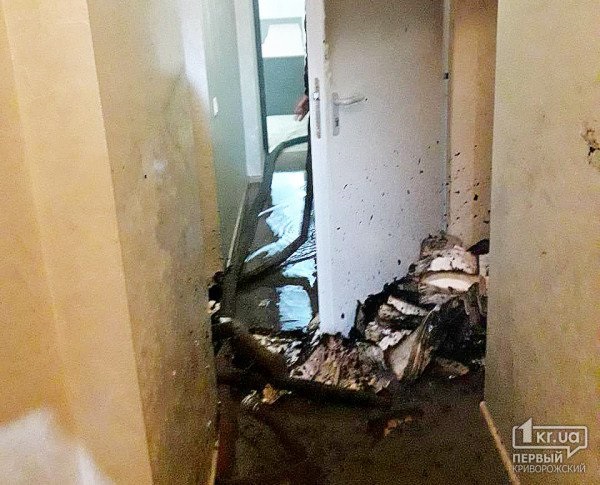 Немного новогоднего треша и взрывов