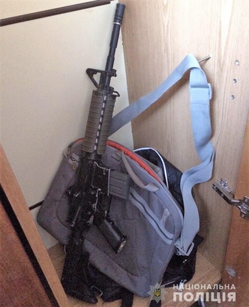 В Киеве квартирные воры наехали на полицейских и протаранили десять авто