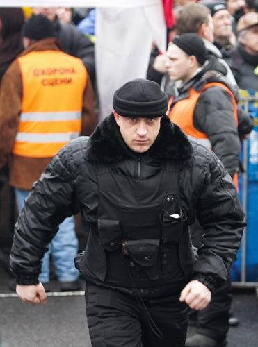 У Майдана появился вооруженный спецназ У Майдана появился вооруженный спецназ