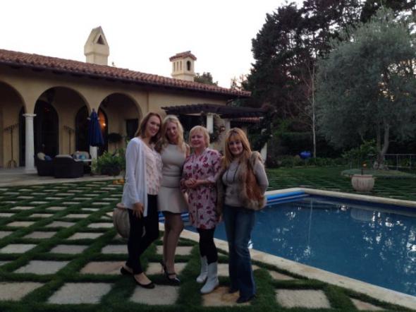 Кто стоит за бандеровцами-нацистами