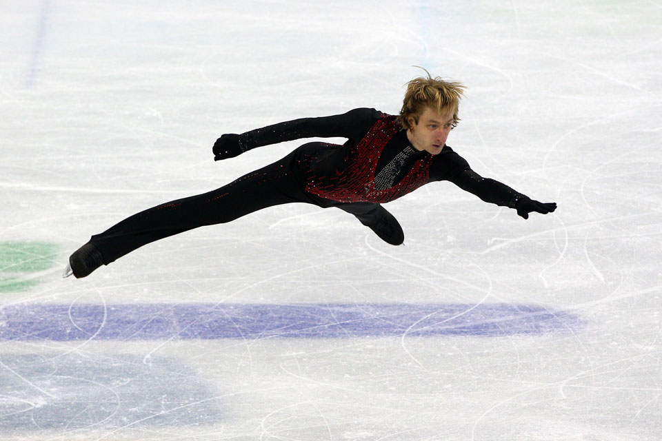 Секретное шокирующее видео снятое папараци скрытой камерой с тренировки Евгения Плющенко Секретное шокирующее видео снятое папараци скрытой камерой с тренировки Евгения Плющенко