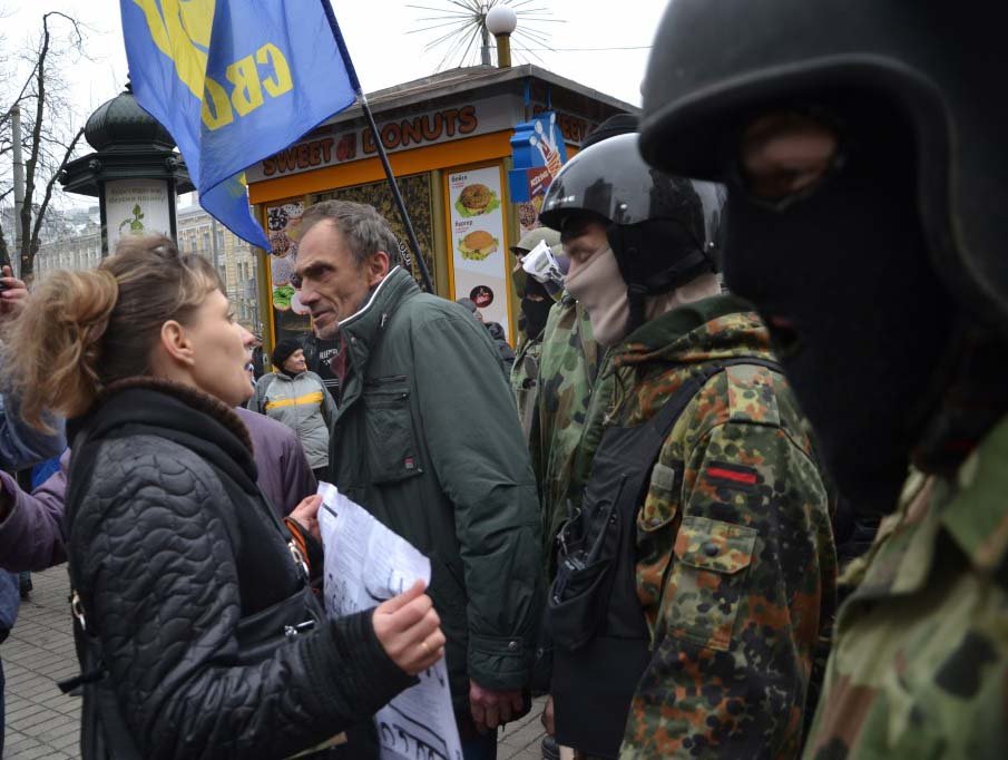 Нацисты с «евромайдана» зверски избили киевлян, вышедших на субботник Нацисты с «евромайдана» зверски избили киевлян, вышедших на субботник