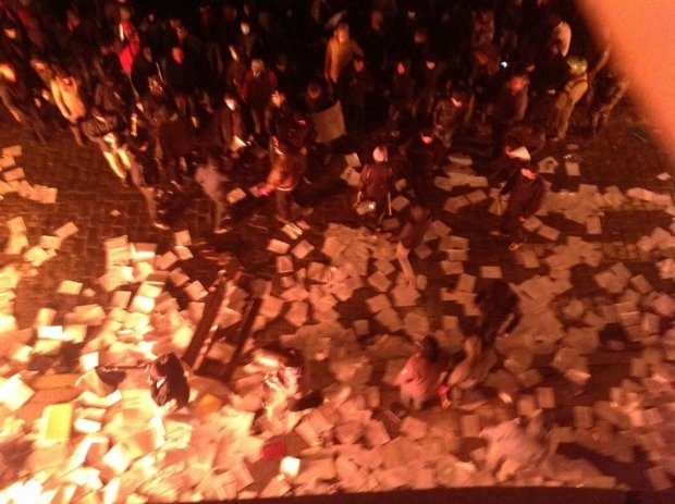 Во Львове протестующие захватили прокуратуру, военный арсенал и здание УМВД Во Львове протестующие захватили прокуратуру, военный арсенал и здание УМВД