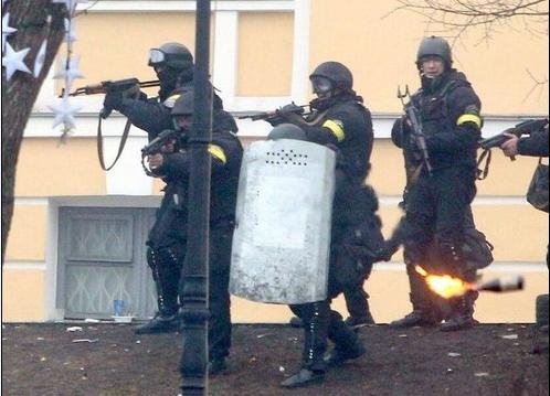 Внимание, Украина! Массовое враньё! Провокация. ЭТО НЕ БЕРКУТ! Внимание, Украина! Массовое враньё! Провокация. ЭТО НЕ БЕРКУТ!