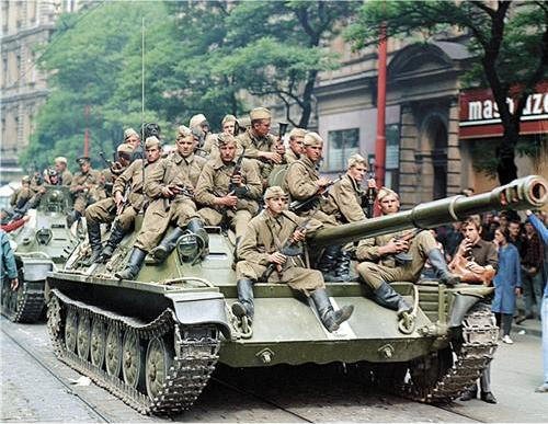 Если русские танки пойдут на Киев, они остановятся только в Лиссабоне