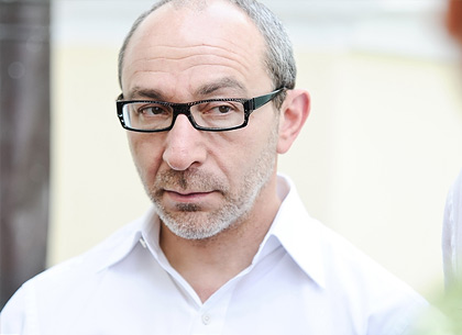 МИТИНГ В ПОДДЕРЖКУ КЕРНЕСА НА ПЛОЩАДИ