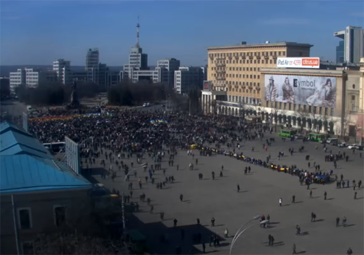 МИТИНГ В ПОДДЕРЖКУ КЕРНЕСА НА ПЛОЩАДИ