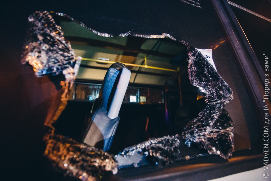 Пьяного Луценко убивают его же "мирные активисты" майдана! Пьяного Луценко убивают его же "мирные активисты" майдана!