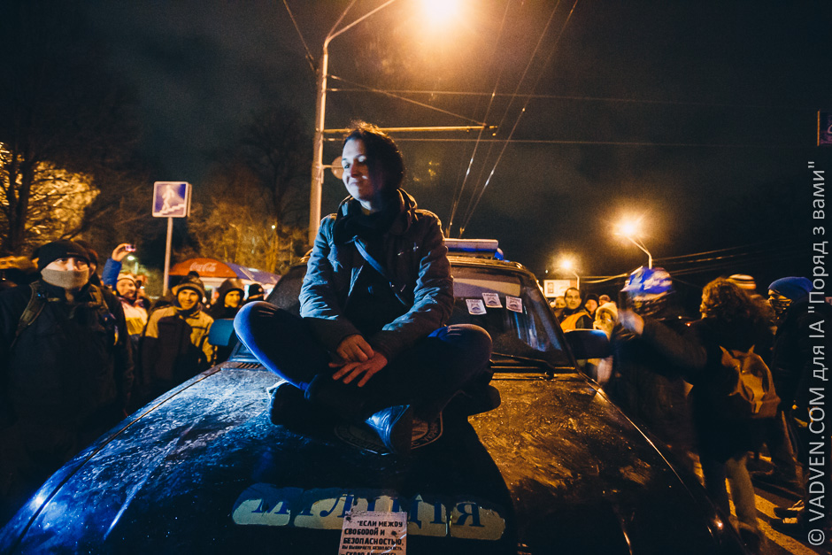 Пьяного Луценко убивают его же "мирные активисты" майдана! Пьяного Луценко убивают его же "мирные активисты" майдана!