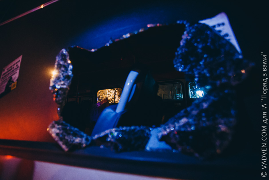 Пьяного Луценко убивают его же "мирные активисты" майдана! Пьяного Луценко убивают его же "мирные активисты" майдана!