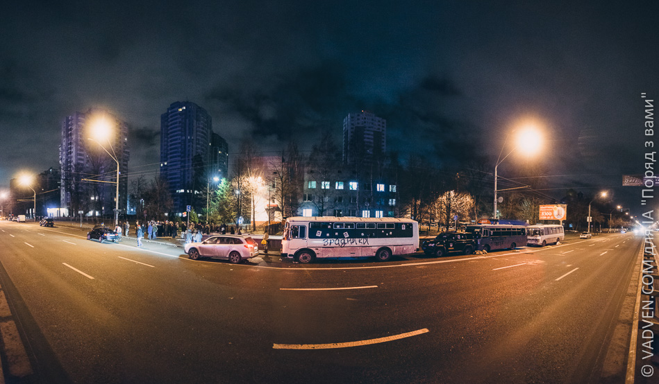 Пьяного Луценко убивают его же "мирные активисты" майдана! Пьяного Луценко убивают его же "мирные активисты" майдана!