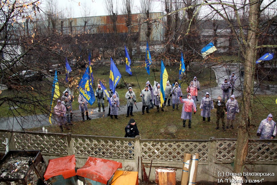 Пьяного Луценко убивают его же "мирные активисты" майдана! Пьяного Луценко убивают его же "мирные активисты" майдана!