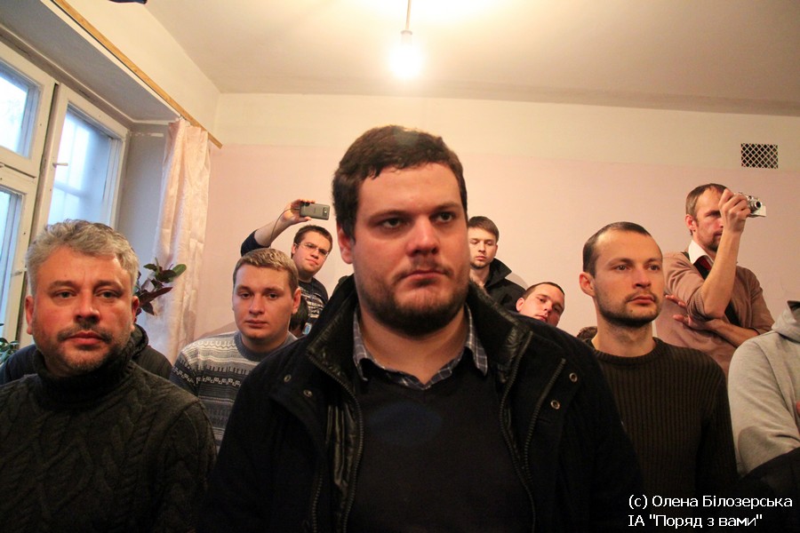 Пьяного Луценко убивают его же "мирные активисты" майдана! Пьяного Луценко убивают его же "мирные активисты" майдана!