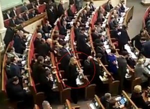 "Батькивщину" в очередной раз поймали на "кнопкодавстве"