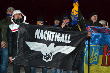 Около 200 членов "Правого сектора" готовятся к штурму ГУ МВД в Полтаве Около 200 членов "Правого сектора" готовятся к штурму ГУ МВД в Полтаве