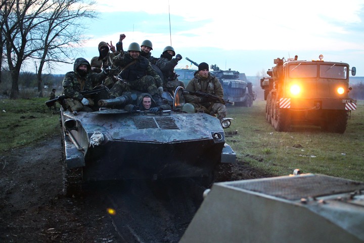 Танки и БТР украинской армии вошли в Донецкую область Танки и БТР украинской армии вошли в Донецкую область