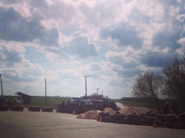 Харьков окружают параноики с пулеметами Харьков окружают параноики с пулеметами