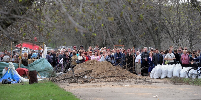 Милиция Донецка отказалась принимать участие в операции против сторонников федерализации Милиция Донецка отказалась принимать участие в операции против сторонников федерализации