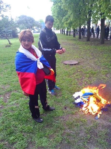 В Луганске взята штурмом ОГА В Луганске взята штурмом ОГА