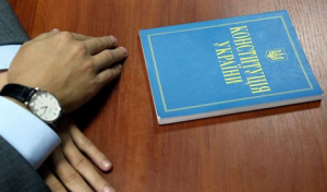 Главное быстро...Распродать все к чертовой  матери...