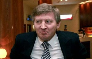 Ахметов, пытается договориться с лидерами восстания