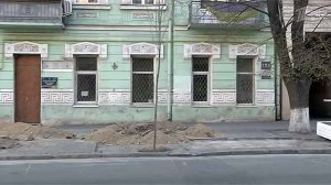 Хунта спилила деревья на Институской, чтобы затруднить определение направления стрельбы