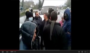 В Горловке (Донецкая Народная Республика) люди перекрыли дорогу (Видео)
