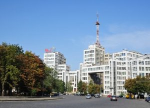 У Харьковской областной телерадиокомпании – митинг протестующих против зомбирования народа украинским телевидением. ВИДЕО