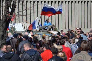 Сторонники федерализации в Луганске провозгласили «народную республику»