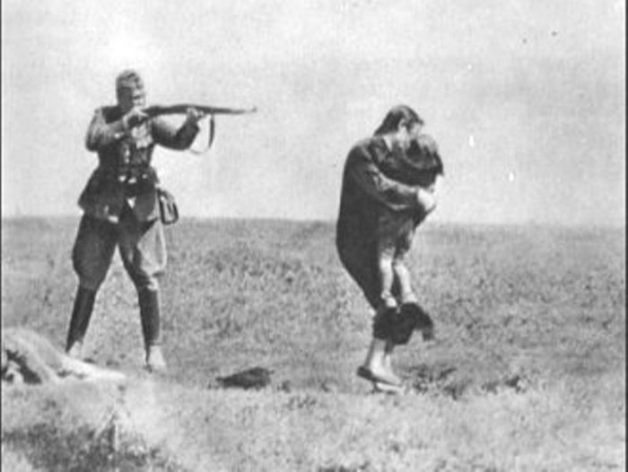 То, что творится на Украине, это фашизм, детка. Поэтому там тебя могут и повесить