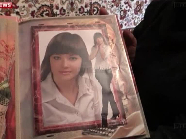 В Краматорске украинские солдаты расстреляли юную медсестру и троих ее друзей. ВИДЕО В Краматорске украинские солдаты расстреляли юную медсестру и троих ее друзей. ВИДЕО