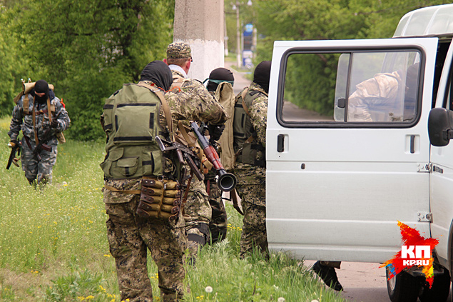 Бой под Славянском: украинская армия ведет обстрел позиций ополченцев, количество жертв растет Бой под Славянском: украинская армия ведет обстрел позиций ополченцев, количество жертв растет