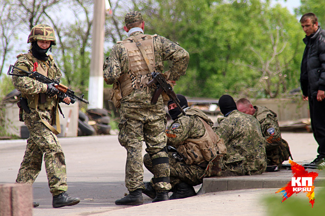 Бой под Славянском: украинская армия ведет обстрел позиций ополченцев, количество жертв растет Бой под Славянском: украинская армия ведет обстрел позиций ополченцев, количество жертв растет
