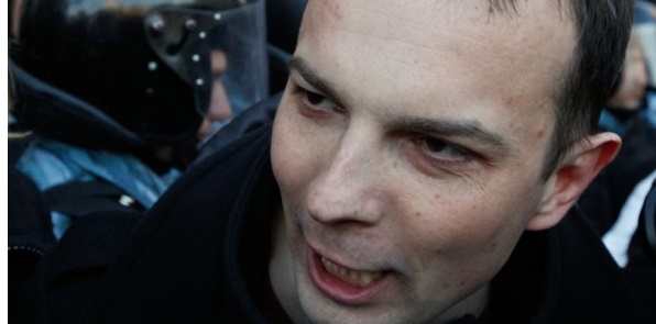 Сотник Микола объяснил, зачем стрелял по пылающему Дому профсоюзов Сотник Микола объяснил, зачем стрелял по пылающему Дому профсоюзов