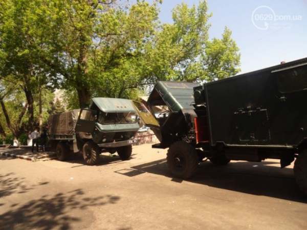 Военнослужащие покинули воинскую часть в Мариуполе, там уже мародеры