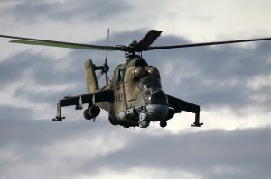 Боевики сбили военный вертолет Ми-24, погибших нет - Минобороны