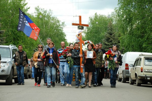 Сегодня Краматорск простился с погибшей медсестрой-волонтером Юлией Изотовой