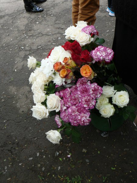 Сегодня Краматорск простился с погибшей медсестрой-волонтером Юлией Изотовой