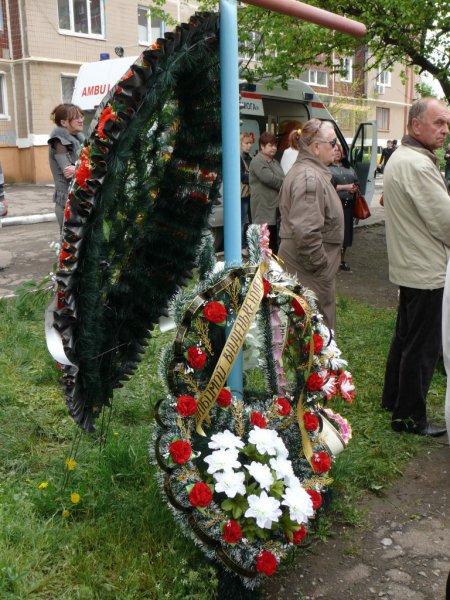 Сегодня Краматорск простился с погибшей медсестрой-волонтером Юлией Изотовой