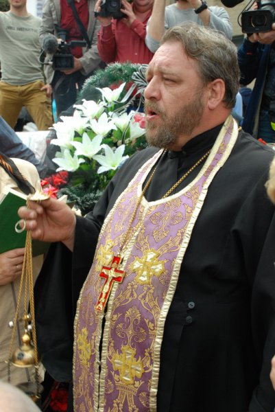 Сегодня Краматорск простился с погибшей медсестрой-волонтером Юлией Изотовой