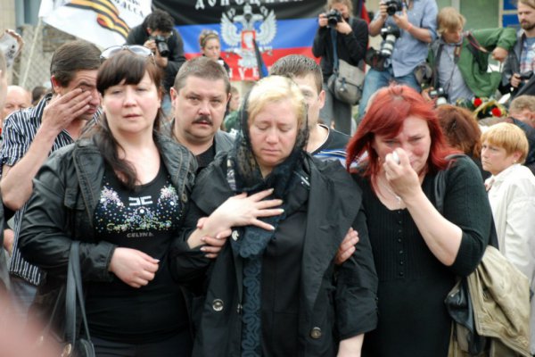 Сегодня Краматорск простился с погибшей медсестрой-волонтером Юлией Изотовой