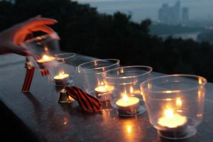 Русский мир идёт, мы своих не бросаем!