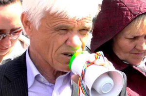 В Харькове освободили активиста протестного движения Апухтина