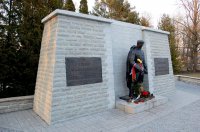 Весомые санкции России за надругательство над бронзовым солдатом, шутите дальше