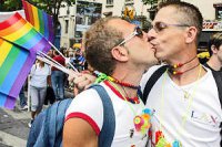 На рекламном мониторе в Киеве показали порно